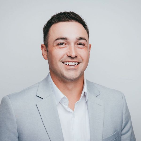 Ross Storoshenko, Associate